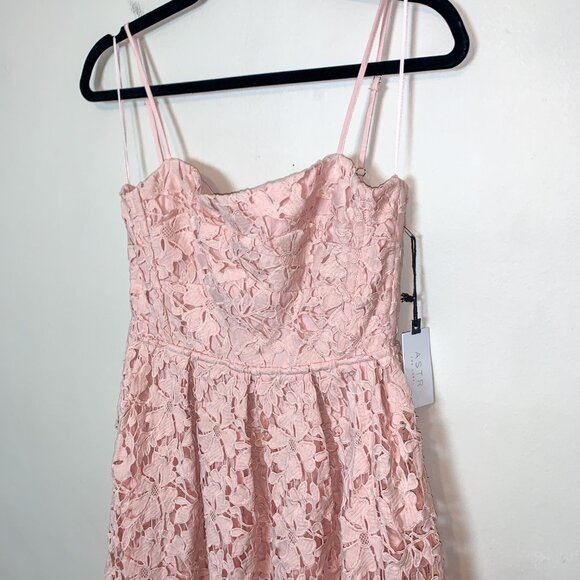 ASTR the Label Lace A-Line Midi Dress in Blush Pink Size S - Picture 3 of 9